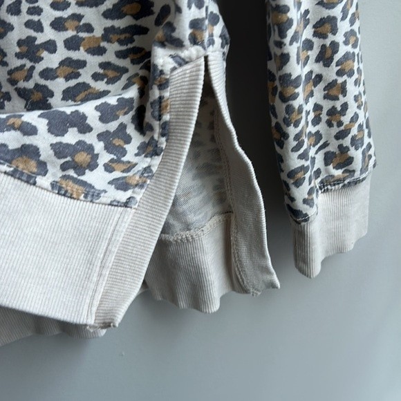 Wallflower Cheetah Print Long sleeve Size XS EUC - Picture 3 of 6